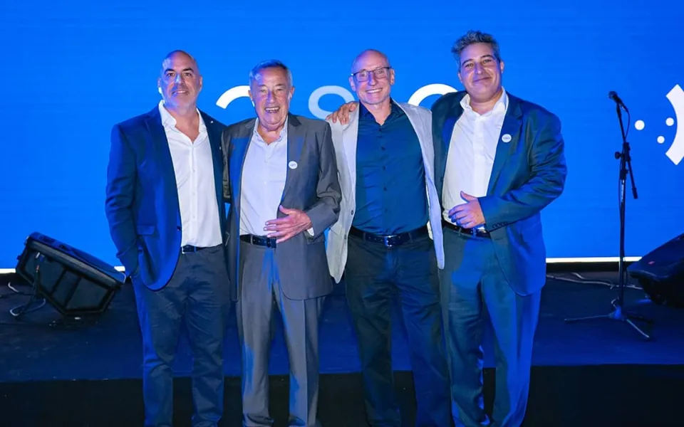 Las familias Caeiro y Castro juntas, 2025 — Grupo Caeiro, Atender Seguros