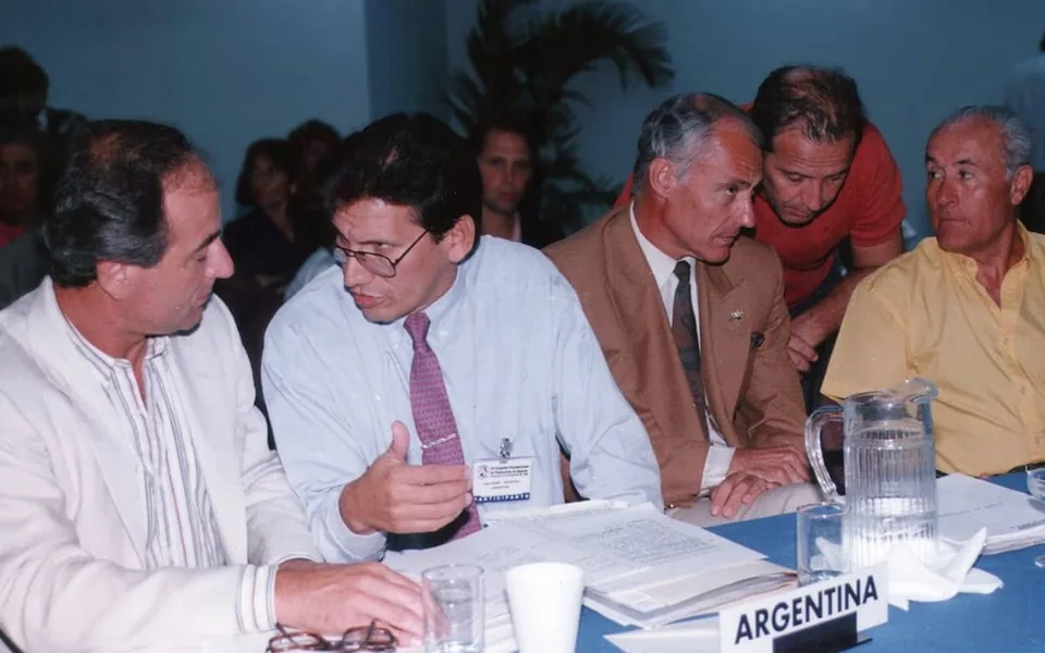 Juan José Caeiro trabajando en el XV Congreso Panamericano de Productores de Seguros, Panamá, 1994