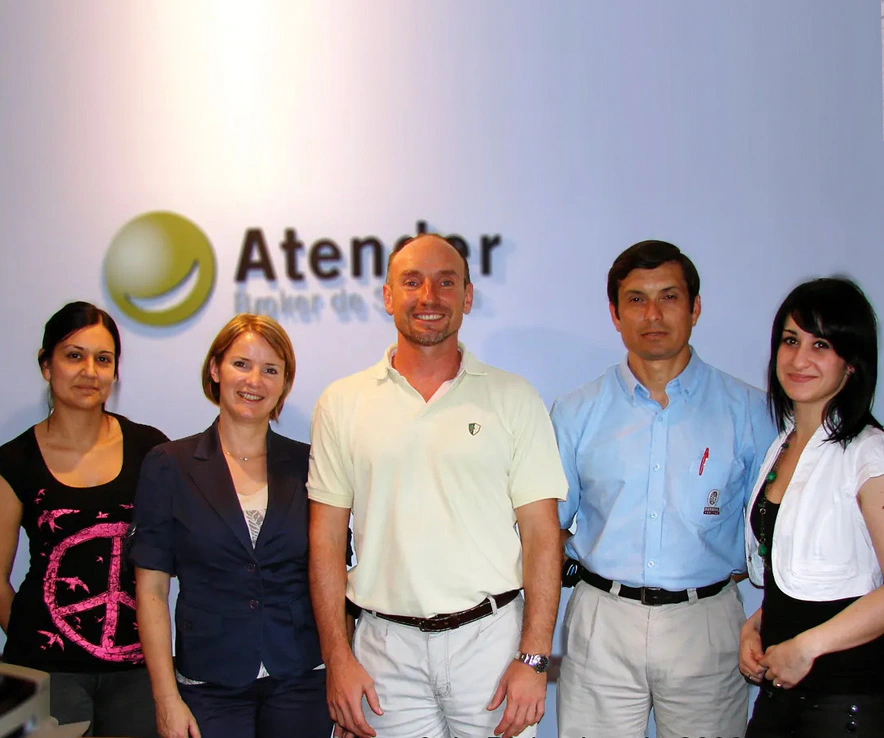 Equipo de Atender Seguros con el auditor de Bureau Veritas durante la certificación ISO 9001, 2009