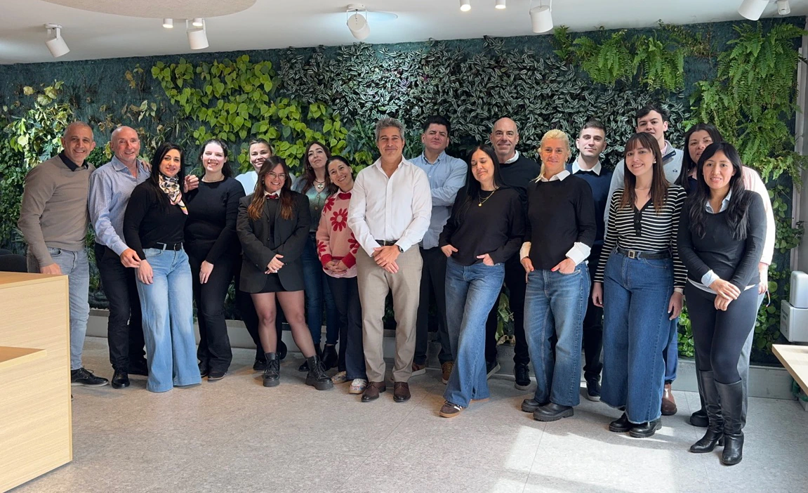 Equipo ampliado de Productores Asesores y ATENDER reunido